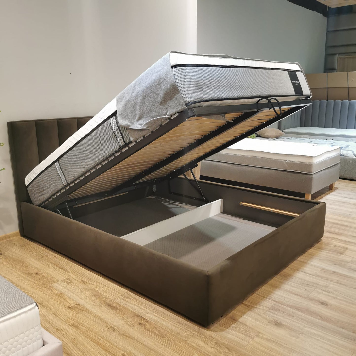 Łóżko 160x200 Kalifornia - atrakcyjna cena, od ręki