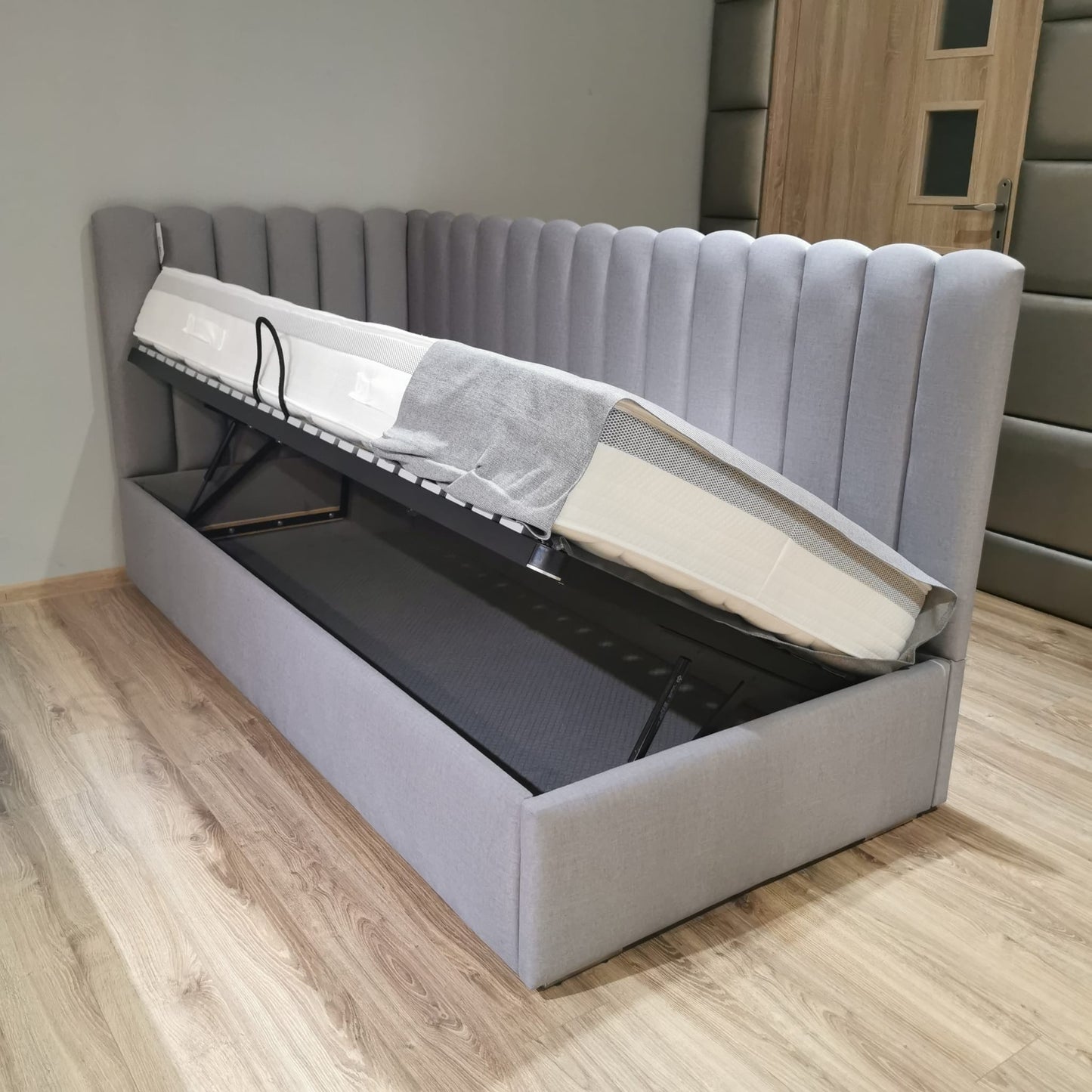 Łóżko 90x200 LEO - atrakcyjna cena, od ręki